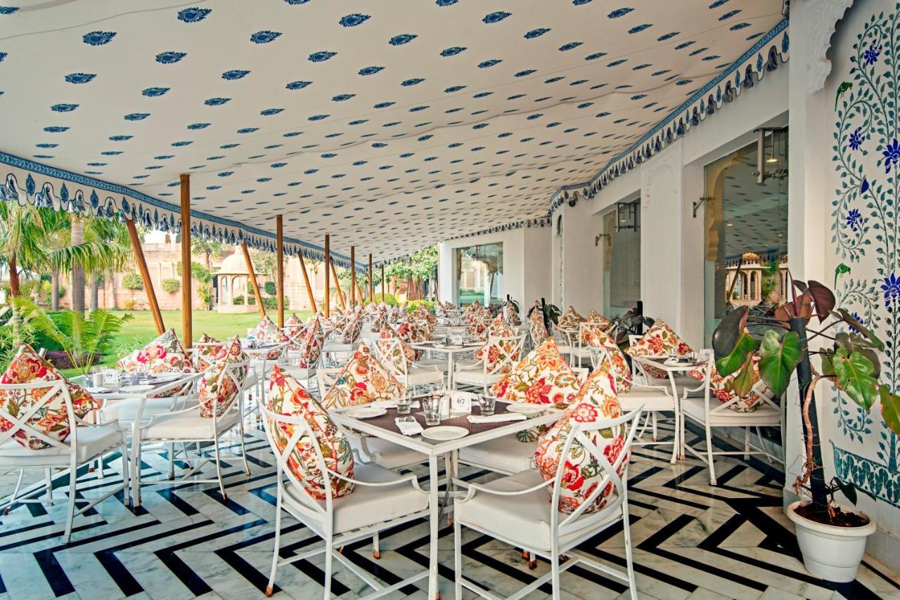 Radisson Blu Udaipur Palace Resort & Spa Exterior photo