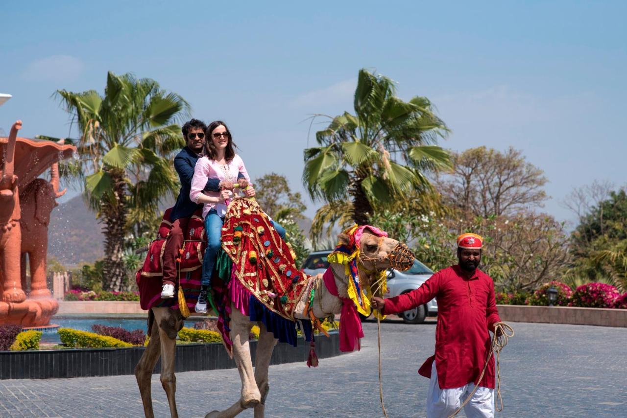 Radisson Blu Udaipur Palace Resort & Spa Exterior photo